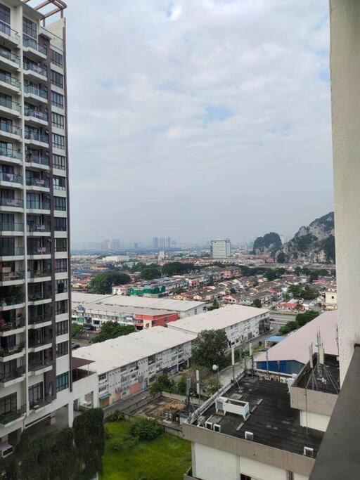 Urban360 Pool View With Netflix And Wifi Apartment Batu Caves ภายนอก รูปภาพ